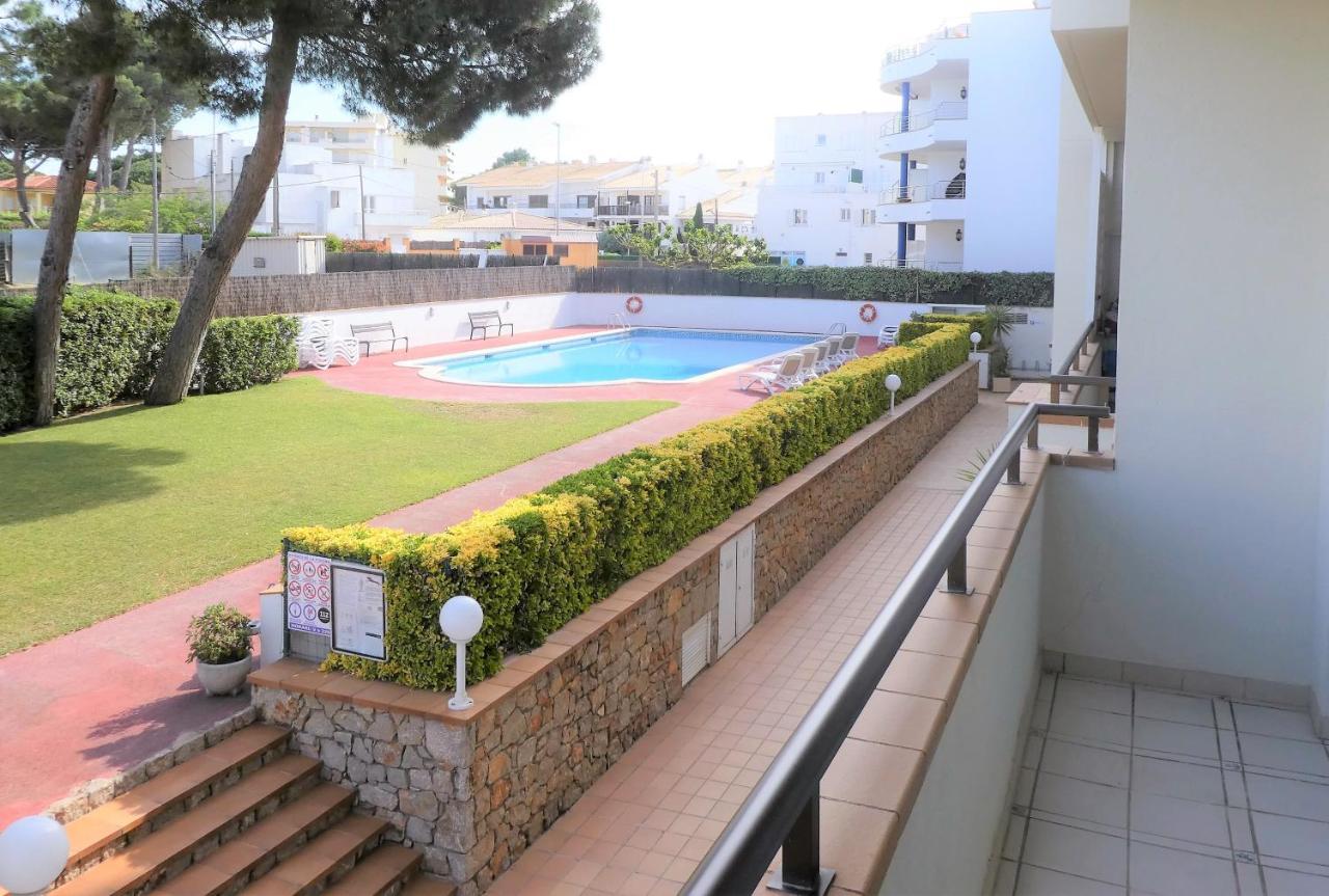 Apartaments Club Nautic L' Escala Exteriör bild