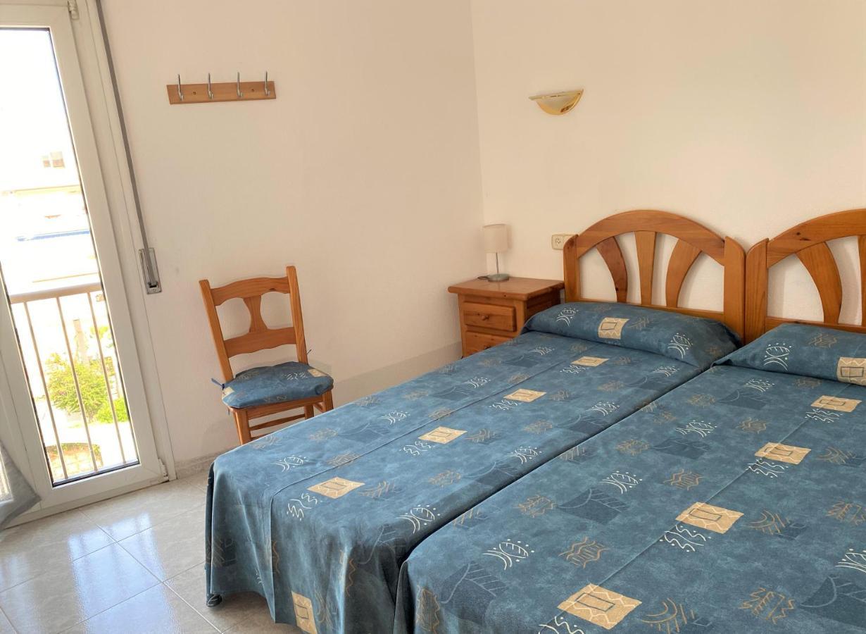 Apartaments Club Nautic L' Escala Exteriör bild
