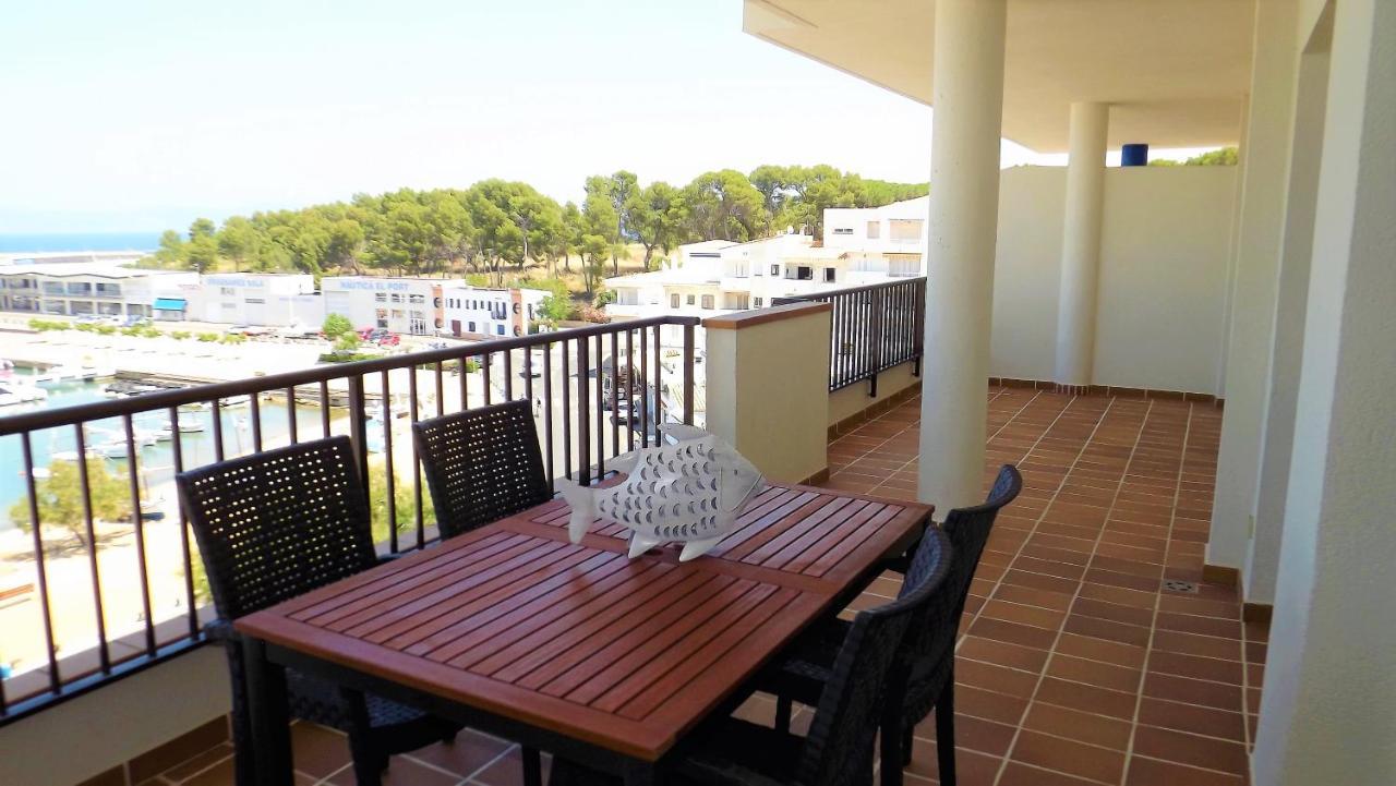 Apartaments Club Nautic L' Escala Exteriör bild