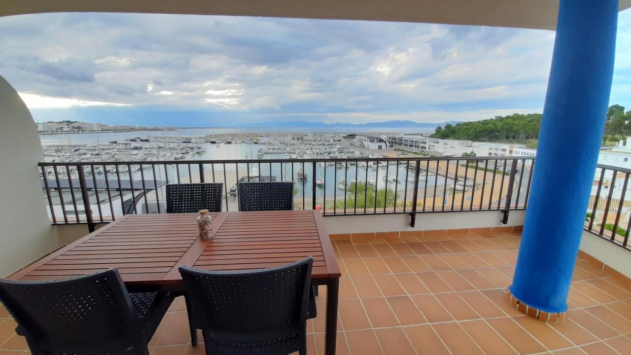 Apartaments Club Nautic L' Escala Exteriör bild